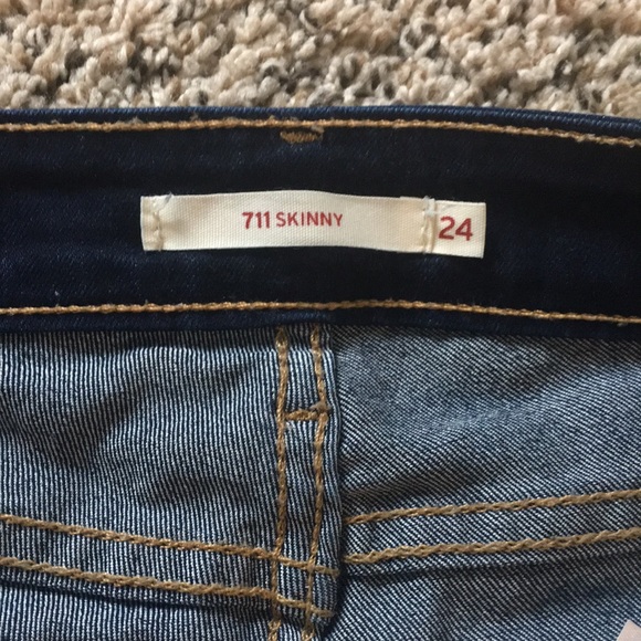 Levi’s jeans, perfect to wear with everything!!!❤️ - Picture 3 of 6